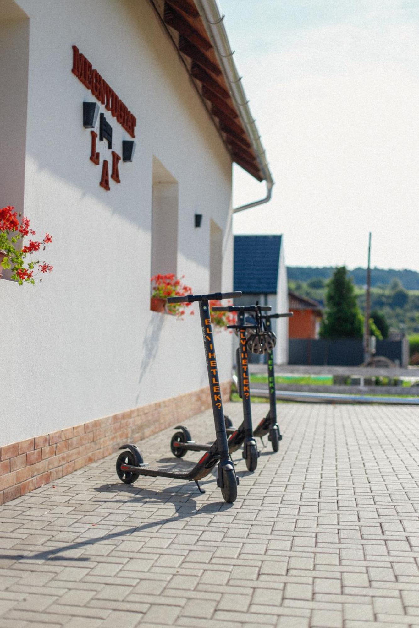 Megnyugtat-Lak Apartmanhaz Demjén Exterior foto