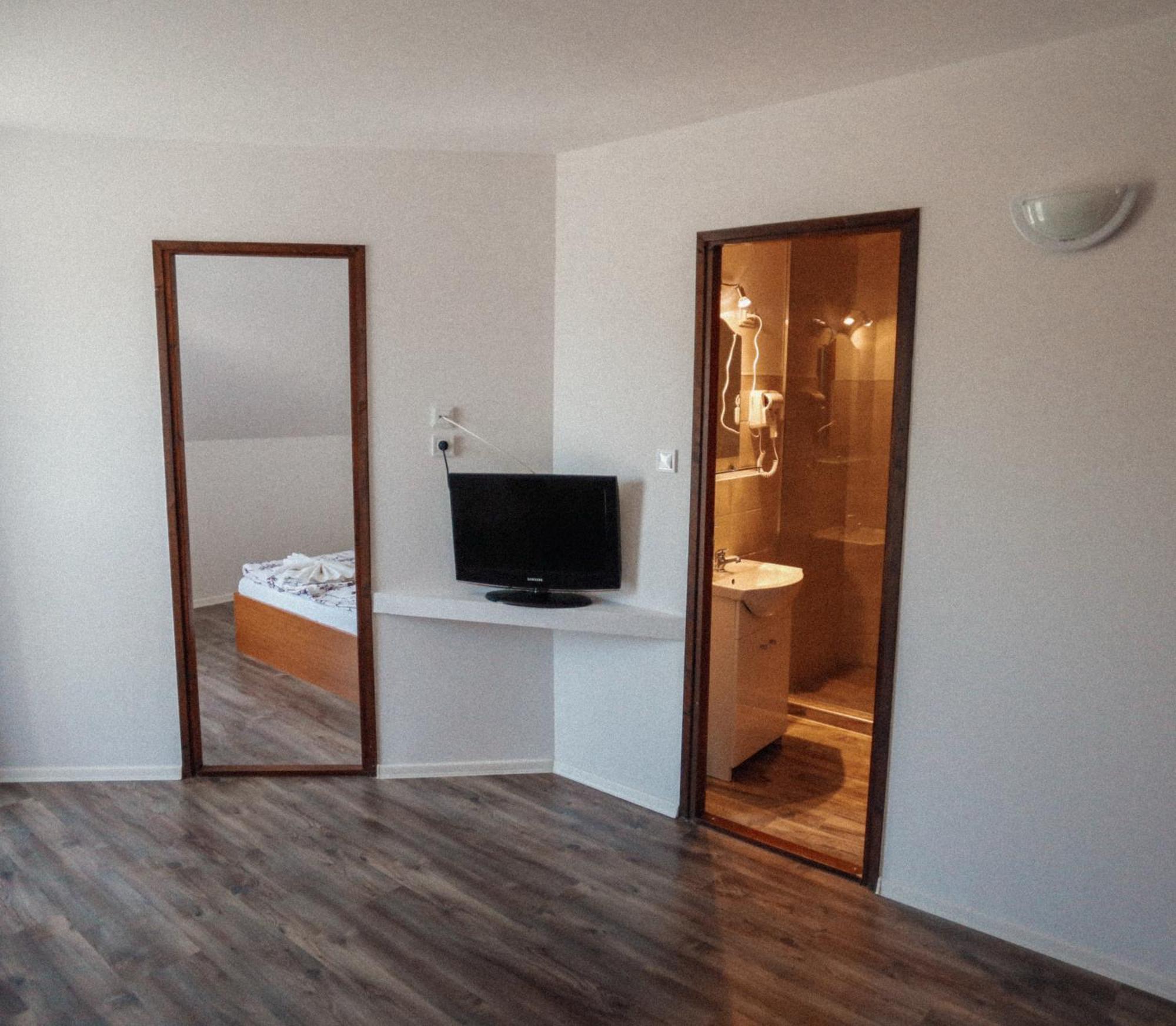 Megnyugtat-Lak Apartmanhaz Demjén Exterior foto